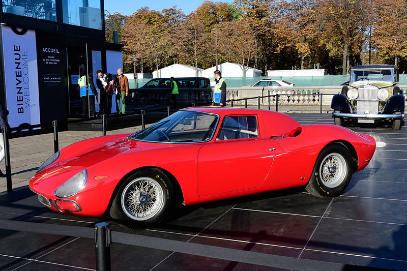 一般的なクルマからレーシングカー、そして働くクルマなどが展示されていた