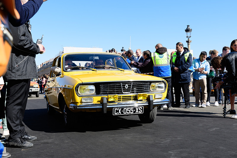 個性的なルノー車のパレード