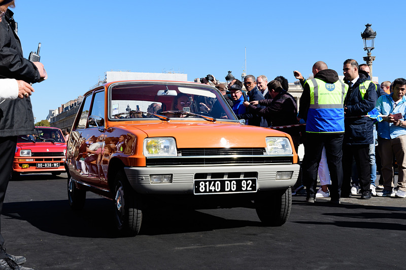 個性的なルノー車のパレード