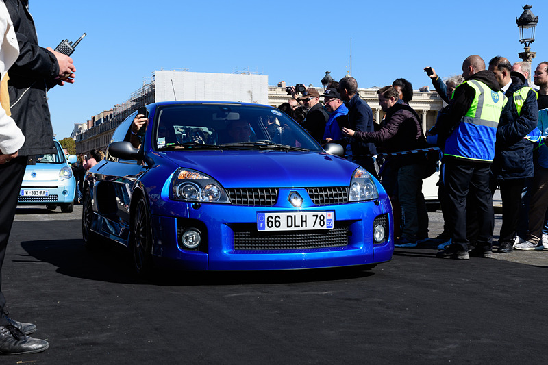 個性的なルノー車のパレード
