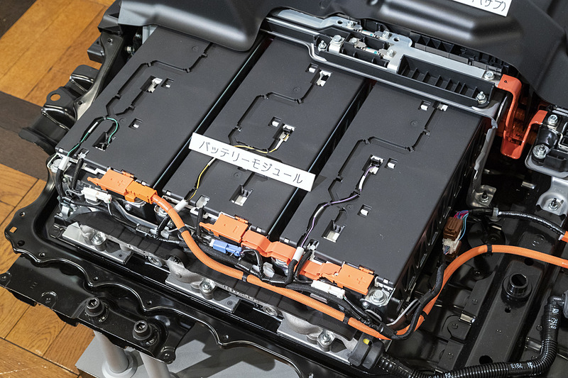 バッテリーモジュールは168セルのリチウムイオンバッテリーで構成