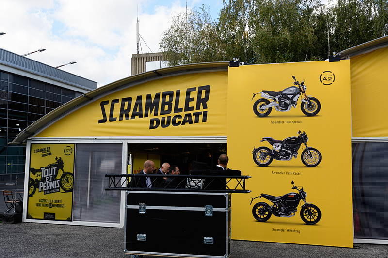 2輪車の展示も行なわれる。ドゥカティは専用ブースを設置