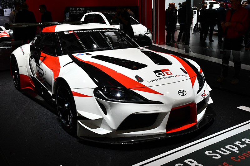 パリモーターショーの会場に展示された「GR Supra Racing Concept」