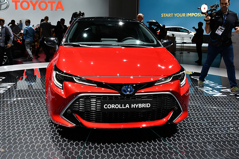 カローラ ハイブリッド