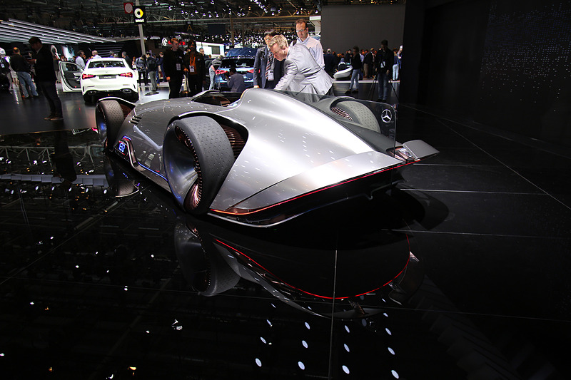 Vision EQ シルバーアロー