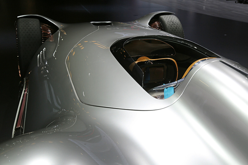 Vision EQ シルバーアロー