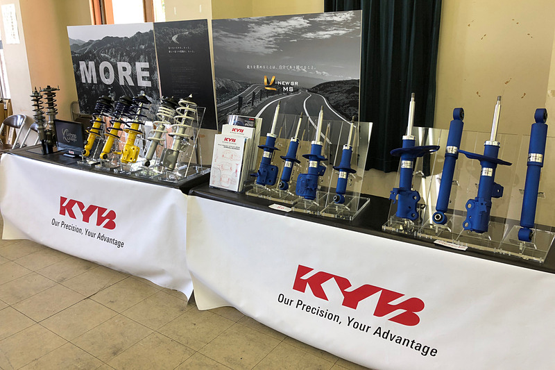 KYBから第1弾として発売される新しいショックアブソーバーは、NEW SR MSがトヨタ「86」/スバル「BRZ」。NEW SR MCが本田技研工業「ヴェゼル」（ハイブリッド）とトヨタ「アルファード」「ヴェルファイア」の3タイプです