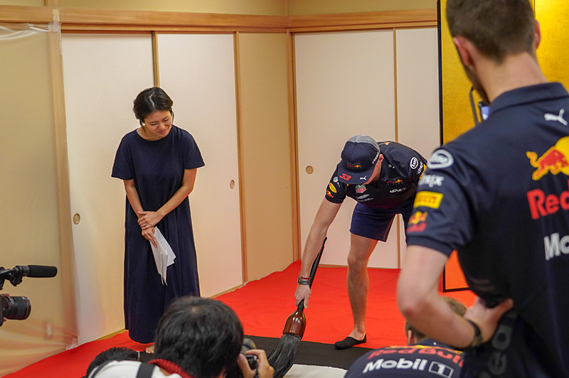 引き続きフェルスタッペン選手が書く