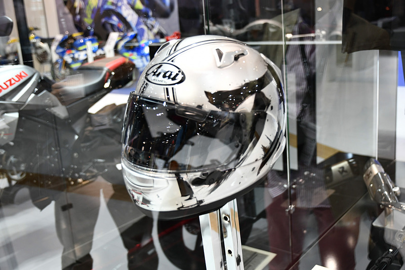 アライのKATANAヘル