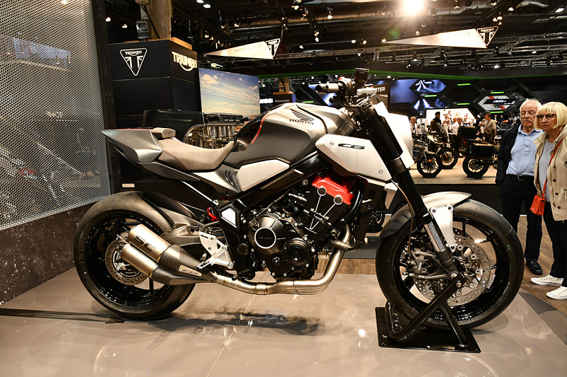 2017年の東京モーターショーで世界初公開されたコンセプトモデル「Neo Sports Café Concept」