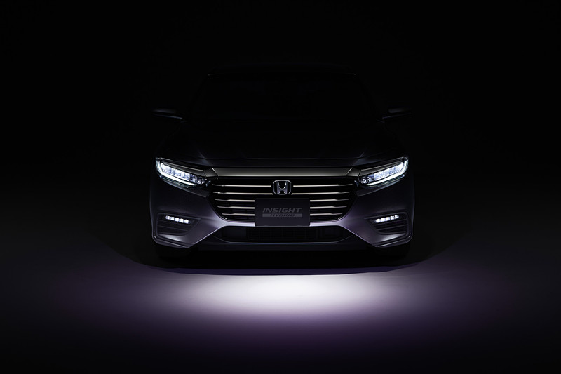 新型インサイト