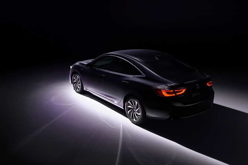 新型インサイト