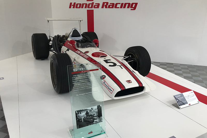 F1マシンの展示