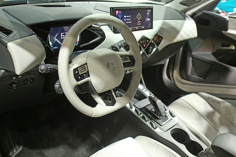 DS 3 クロスバック E-TENSEのインテリア