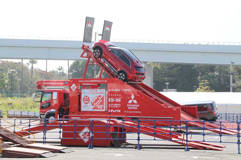 三菱自動車による「オフロード同乗試乗体験」。試乗車は「デリカD：5」「エクリプス クロス」