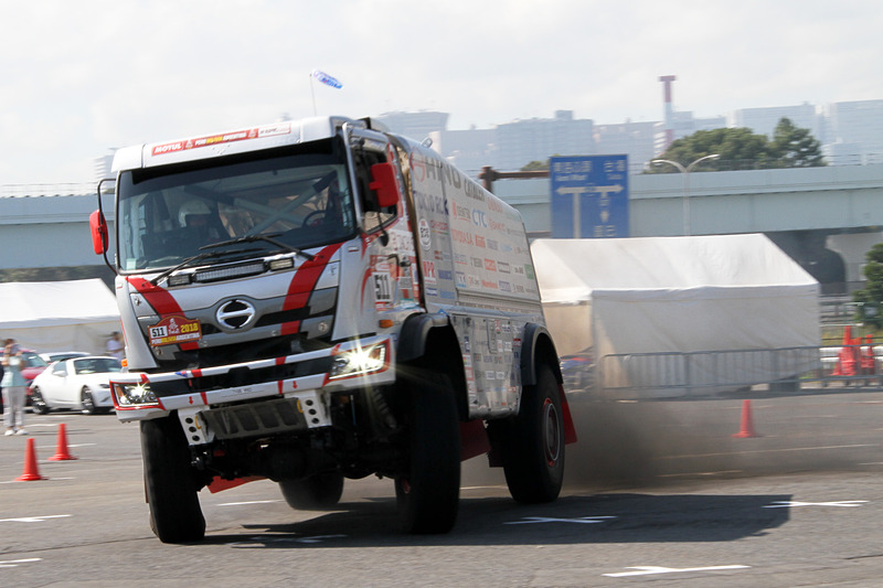 日野レンジャー ダカール参戦車によるデモラン