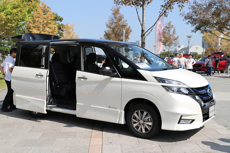 日産「セレナ」