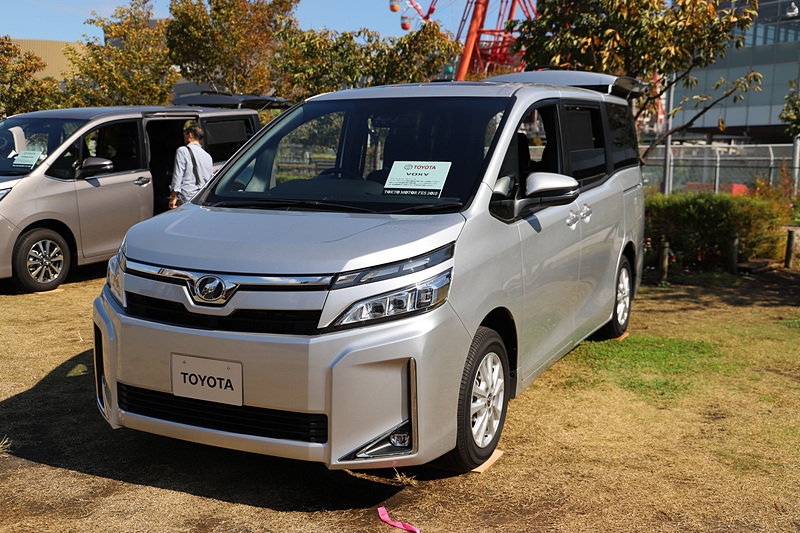 トヨタ「ヴォクシー」