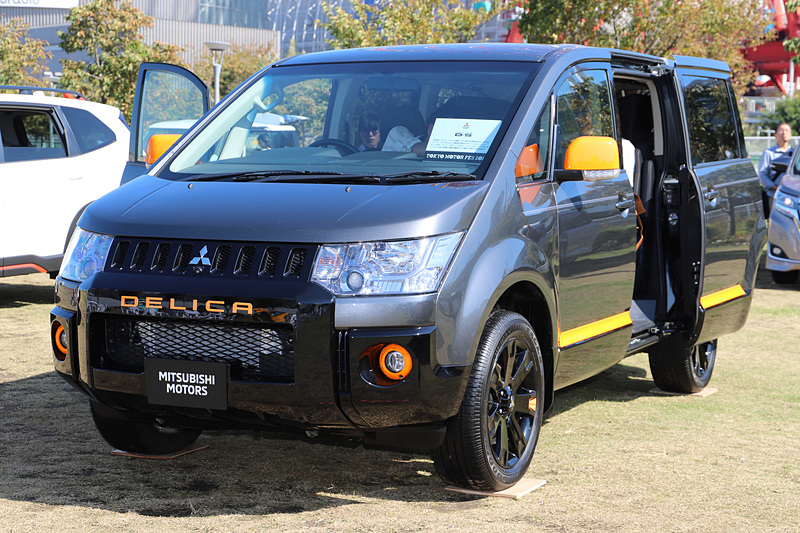 三菱自動車「デリカ D：5」