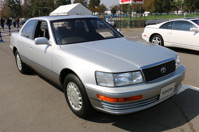 「バック to the バブル！」で車両展示されたトヨタ自動車「セルシオ」