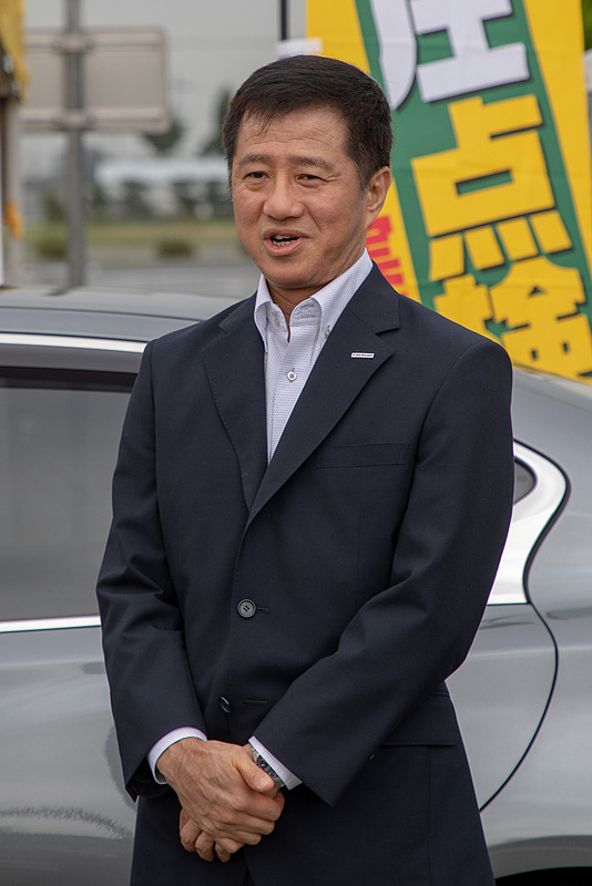 ダンロップタイヤ関東株式会社 代表取締役 関家康文氏からは、ダンロップの創業者であるジョン・ボイド・ダンロップ氏が空気入りタイヤを実用化してから130年目を迎えることや、空気圧点検の重要さが語られた