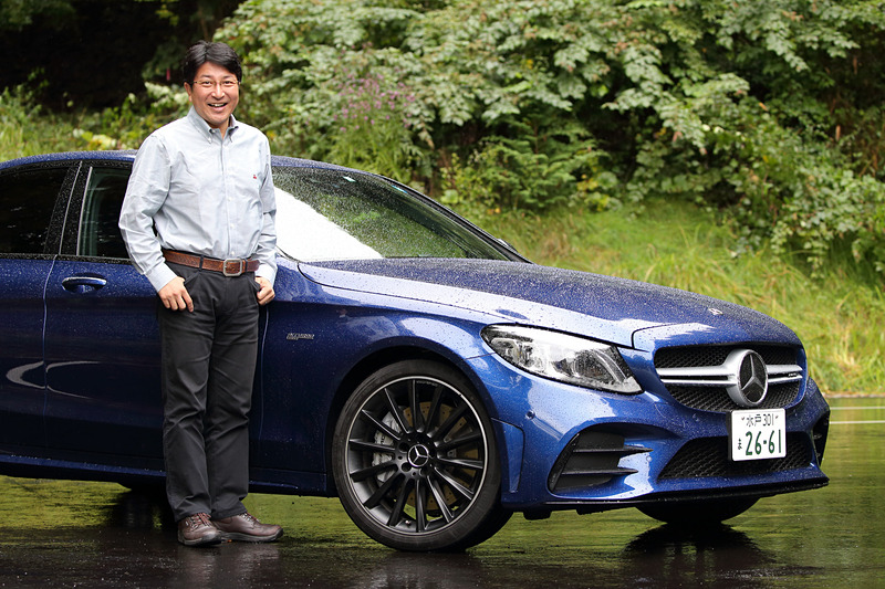 先代「C 350 ステーションワゴン」に乗る交通コメンテーターの西村直人氏に、今回大型改良を行なった新型Cクラスのパワートレーンに着目して魅力を語ってもらった