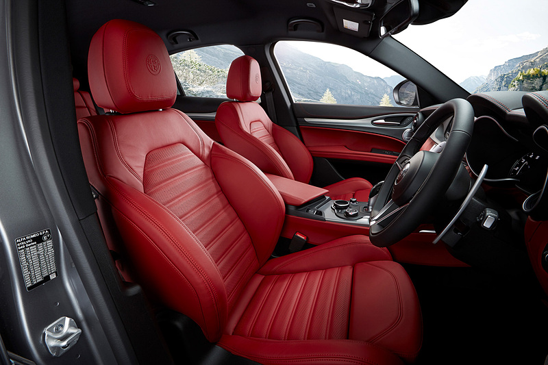 2.0 TURBO Q4 スポーツパッケージ