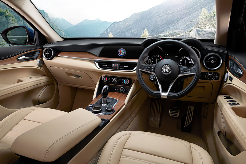 2.0 TURBO Q4 ラグジュアリーパッケージ