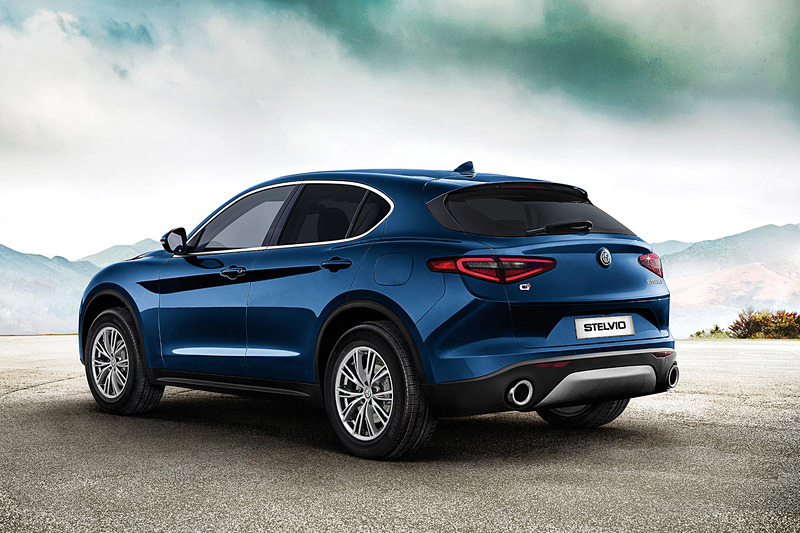 2.0 TURBO Q4 ラグジュアリーパッケージ