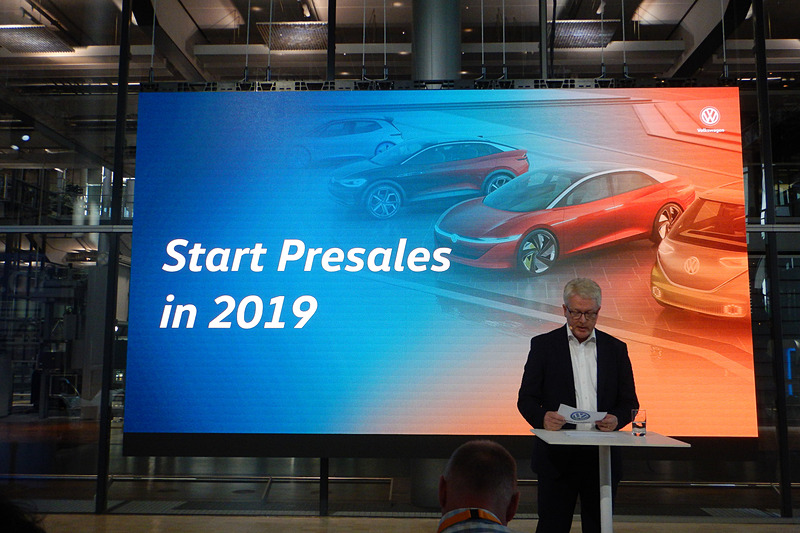 プレセールを2019年に開始する