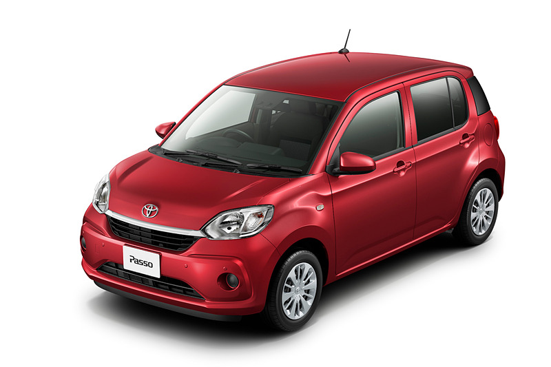 X“Lパッケージ・S”（2WD）。ボディカラーはファイアークォーツレッドメタリック