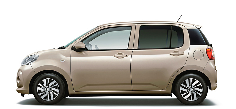 「パウダリーベージュメタリック」