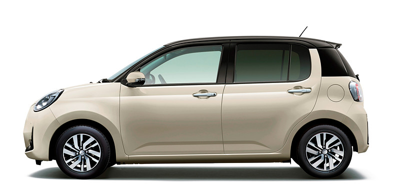 ブーン シルク専用色の「ブラックマイカメタリック×パウダリーベージュメタリック」