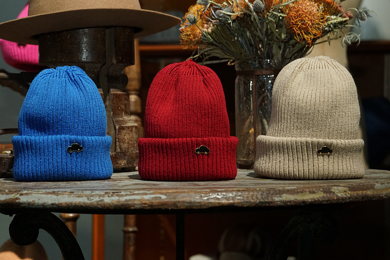 新型パッソと「CA4LA」のアイテムを並べた展示