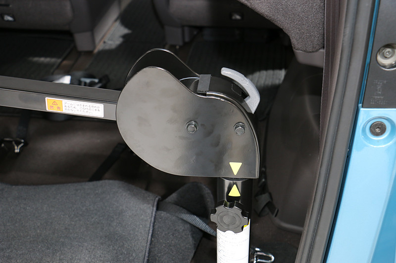 アームのヒンジ部分にロック機構を設定