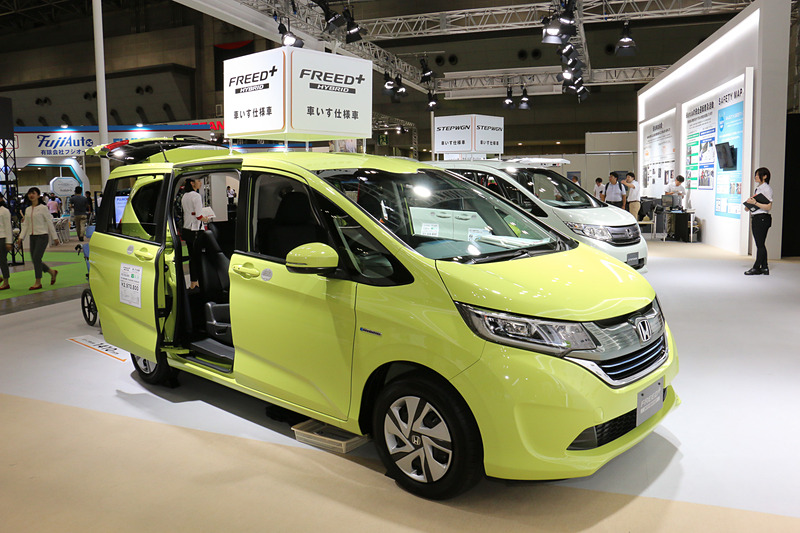 「フリード＋ハイブリッド 車いす仕様車」