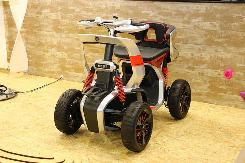 “レッドボディ”と呼ばれるカラーリングが与えられたYNF-01