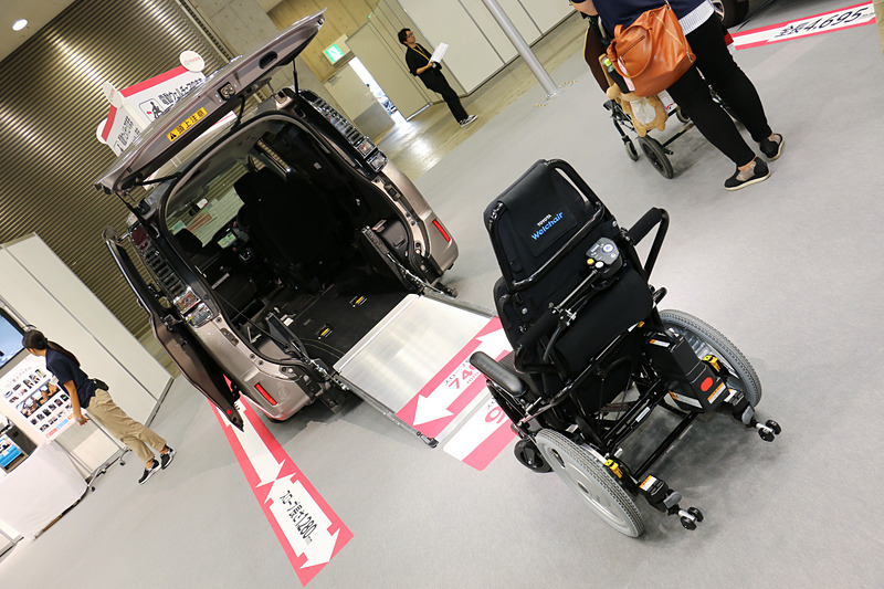 ヴォクシー 車いす仕様車（スロープタイプ）タイプIII