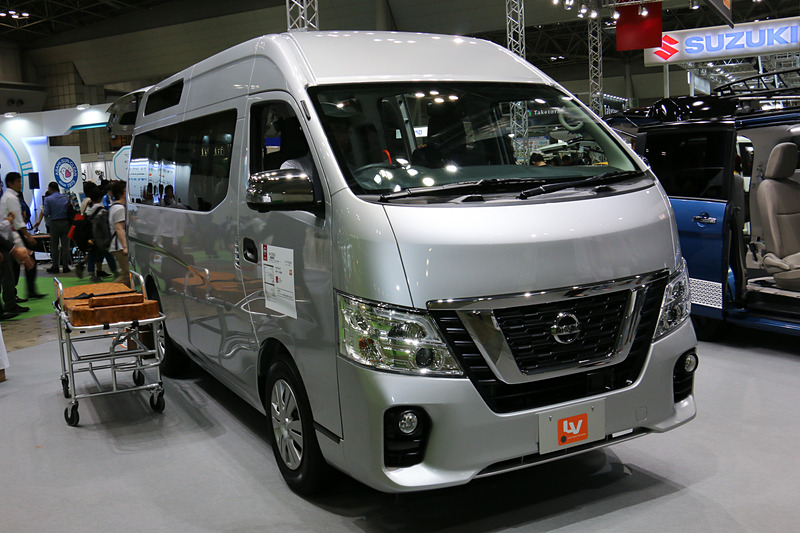 NV350 キャラバン チェアキャブ 車いす1＋1名仕様