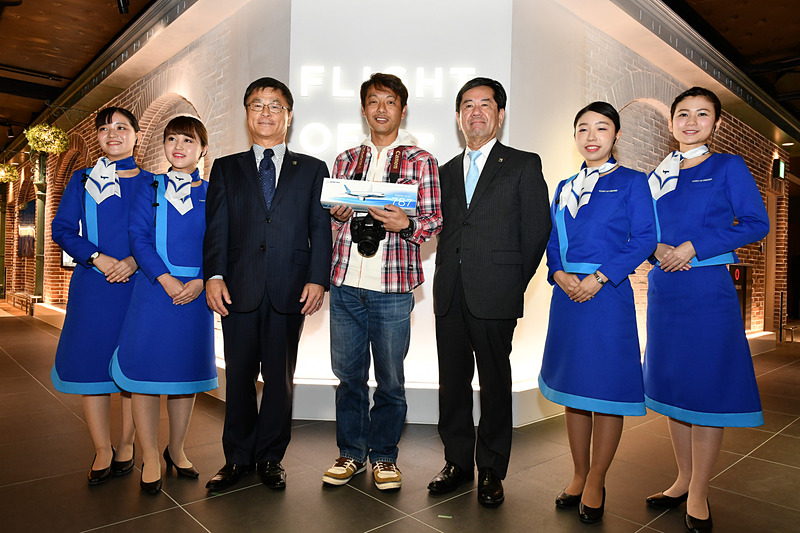 オープン前にセレモニーを実施