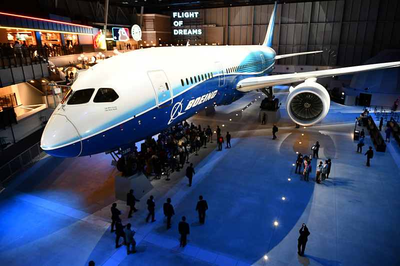 フライト・オブ・ドリームズに展示されているボーイング 787初号機。スバルは中央翼を製造する