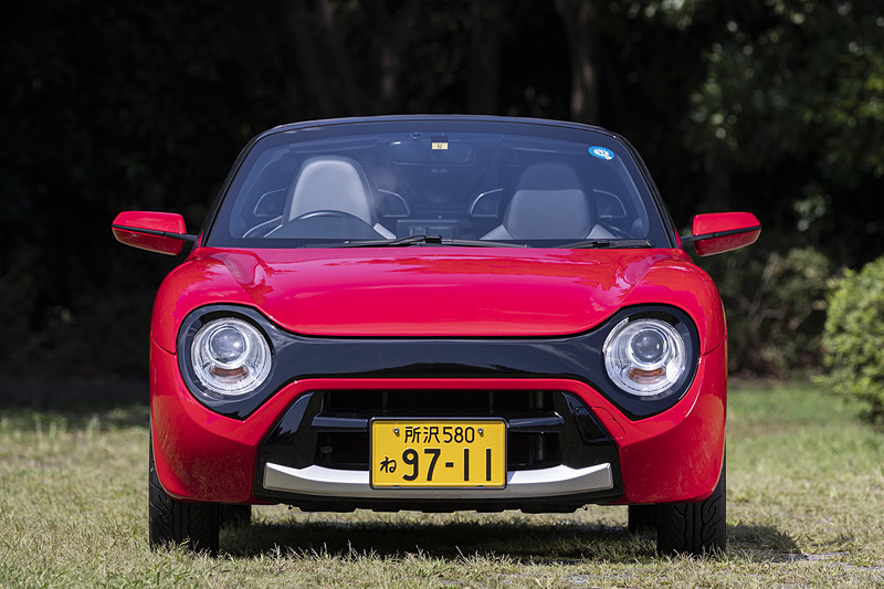 「S660 Neo Classic」。外装パーツのキット販売価格は129万6000円