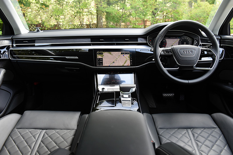 A8のインテリア