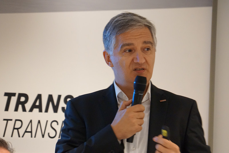 三菱ふそうトラック・バス副社長兼開発本部長のアイドガン・チャクマズ氏