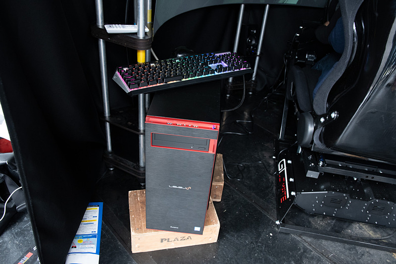 Forza Motorsport 7を駆動するイーヤマ製のゲーミングPC「レベル インフィニティ」