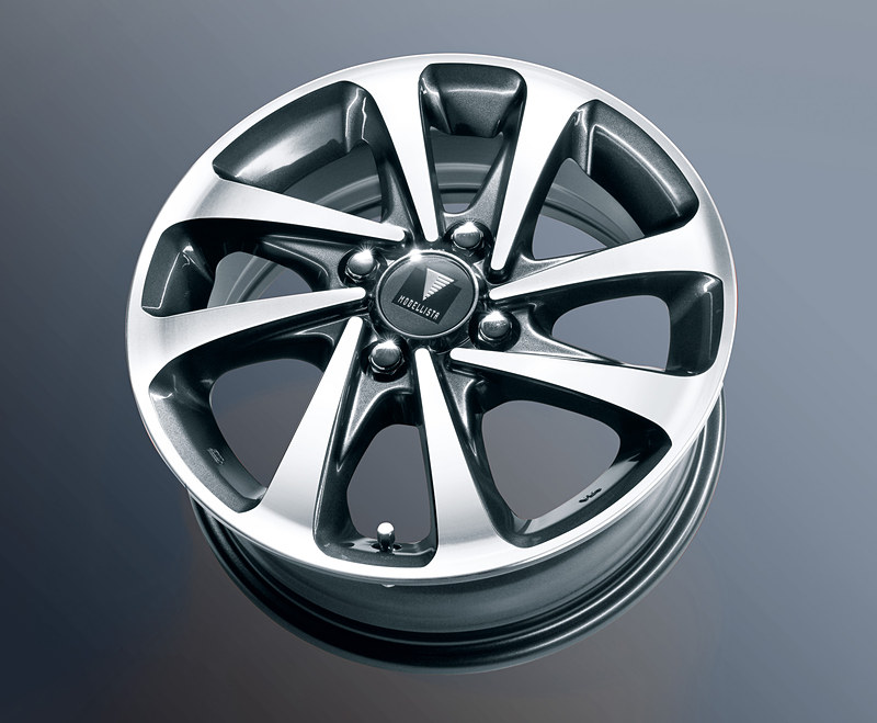 14インチアルミホイールセットMODELLISTA SpinAirII」：4万3200円