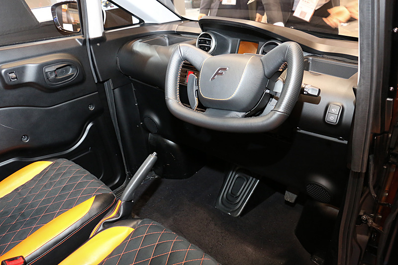 FOMM ONEのインテリア