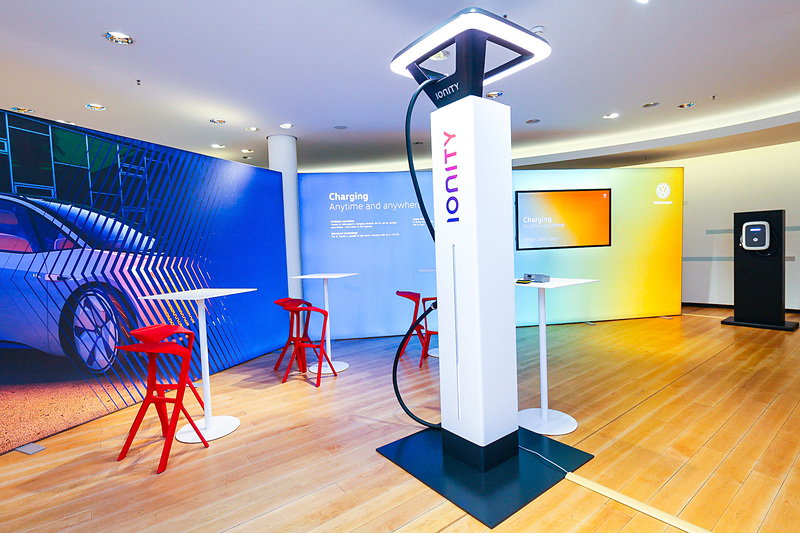 2020年までに高速道路沿いの400か所に導入される予定のHPC