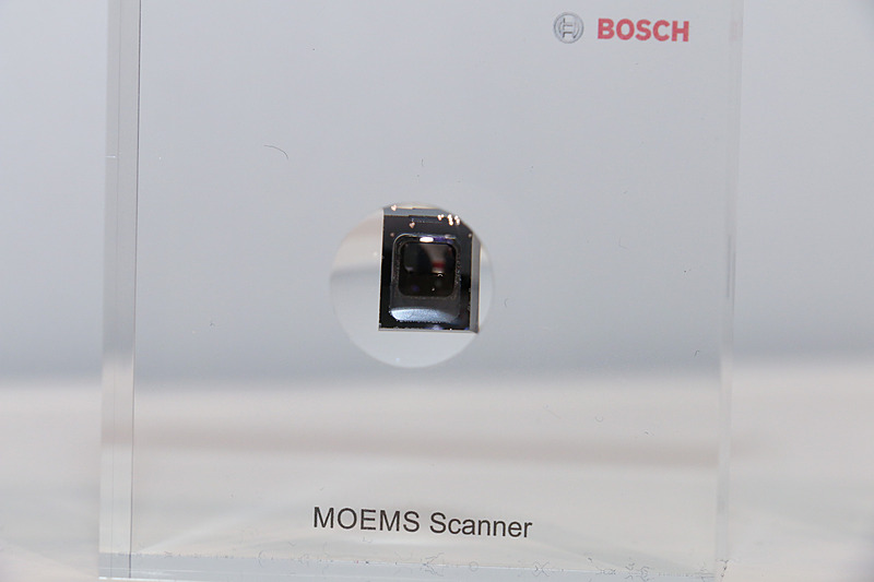 レーザーMEMSスキャナーの単体展示