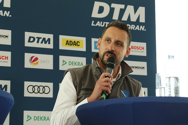 R モータースポーツ＆AFレーシングチームのDr.フロリアン・カーメルガー代表